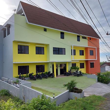 Yellow Guest House Uluwatu Exteriör bild